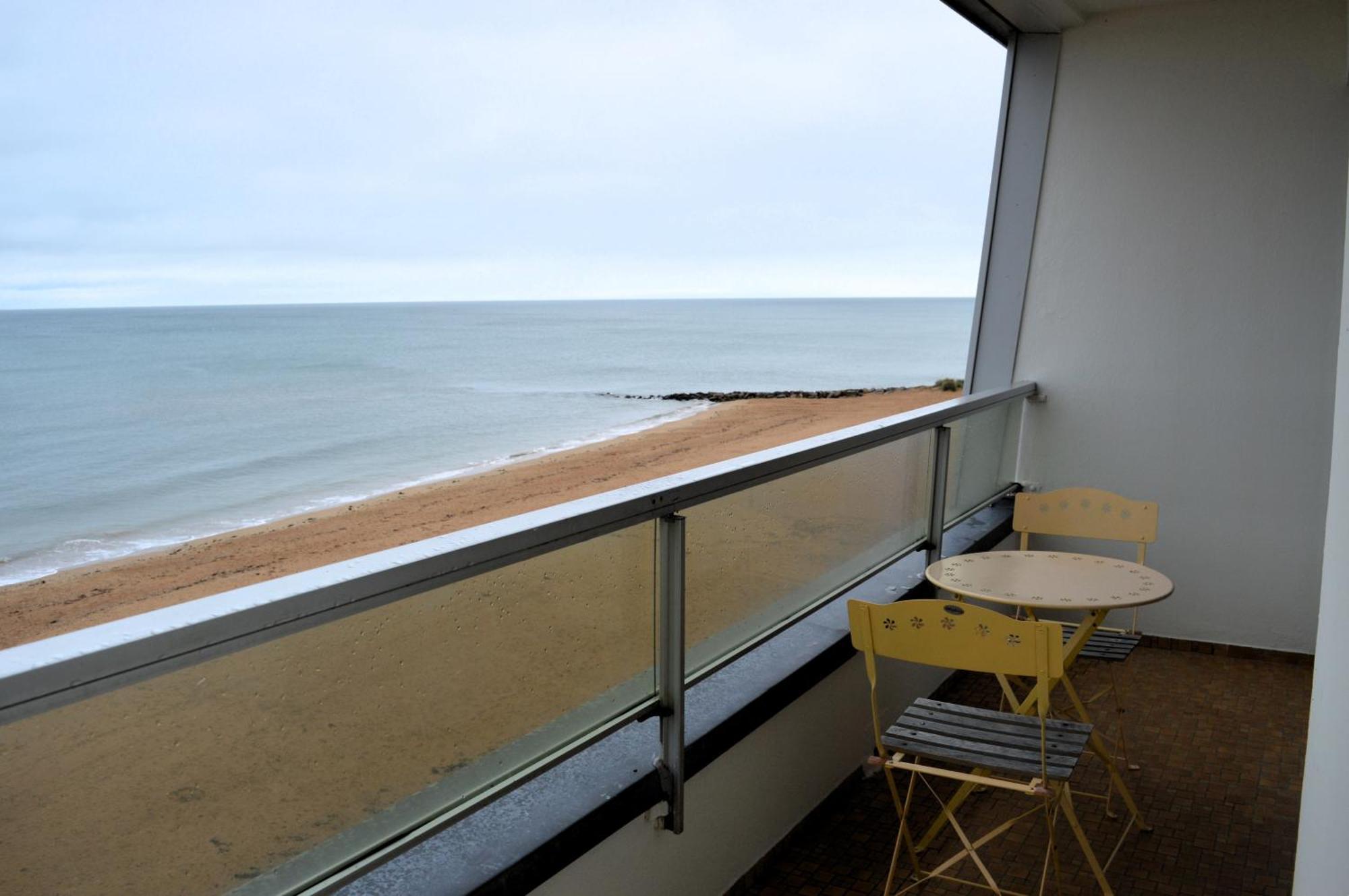 L'Esperluette - Magnifique Vue Mer Et Balcon Курсел-сюр-Мер Екстериор снимка